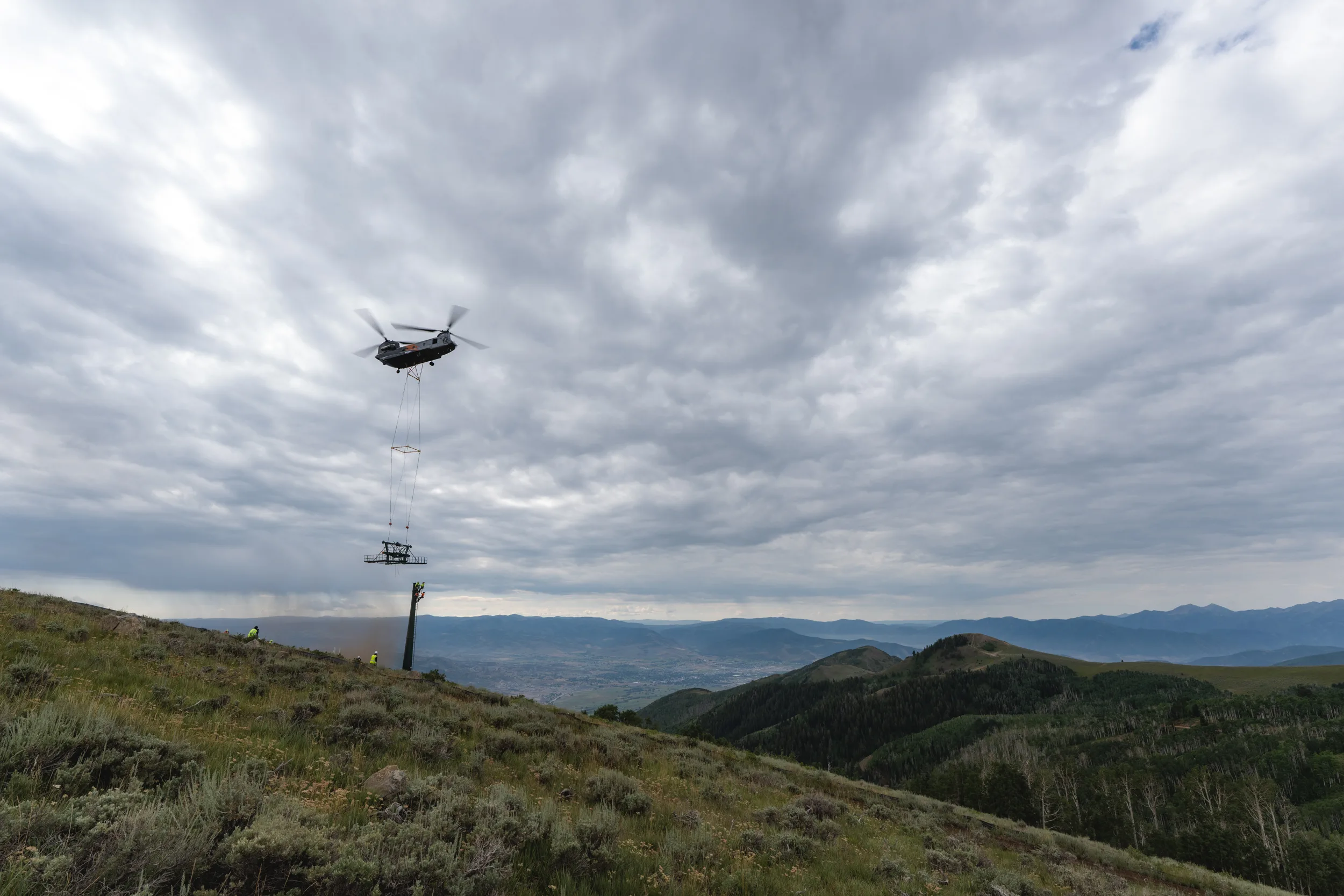 Doppelmayr gondola tower installation with PJ Helicopters at Deer Valley on July 19, 2025